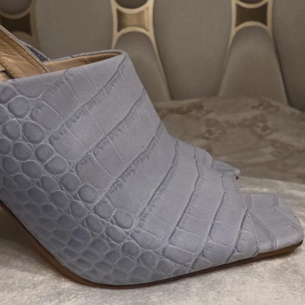 Vince Camuto Blue Leather Croc-Pattern Slingback Heels 4 Inches - Picture 11 of 14